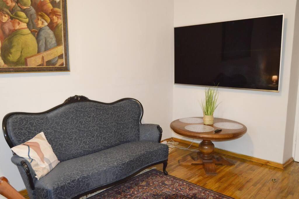 Unique Spacious Classic 3 Bedroom Midtown Apartment ! Billiard Room ! Riga Eksteriør bilde