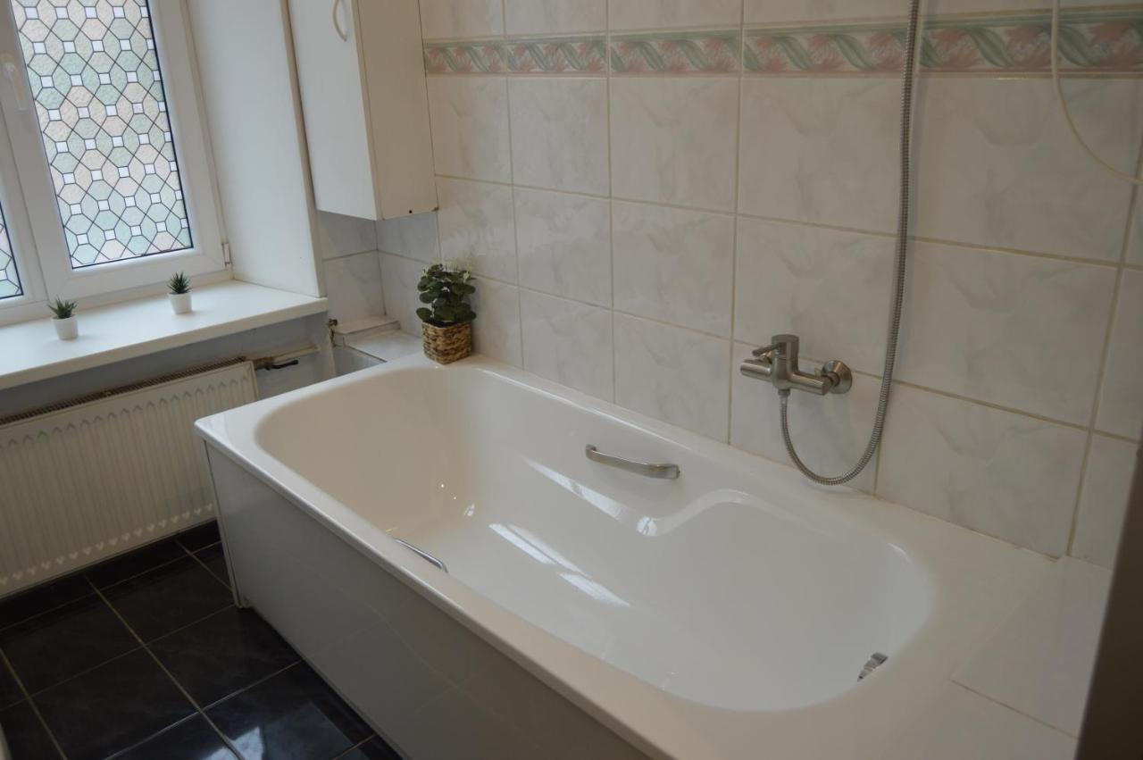 Unique Spacious Classic 3 Bedroom Midtown Apartment ! Billiard Room ! Riga Eksteriør bilde